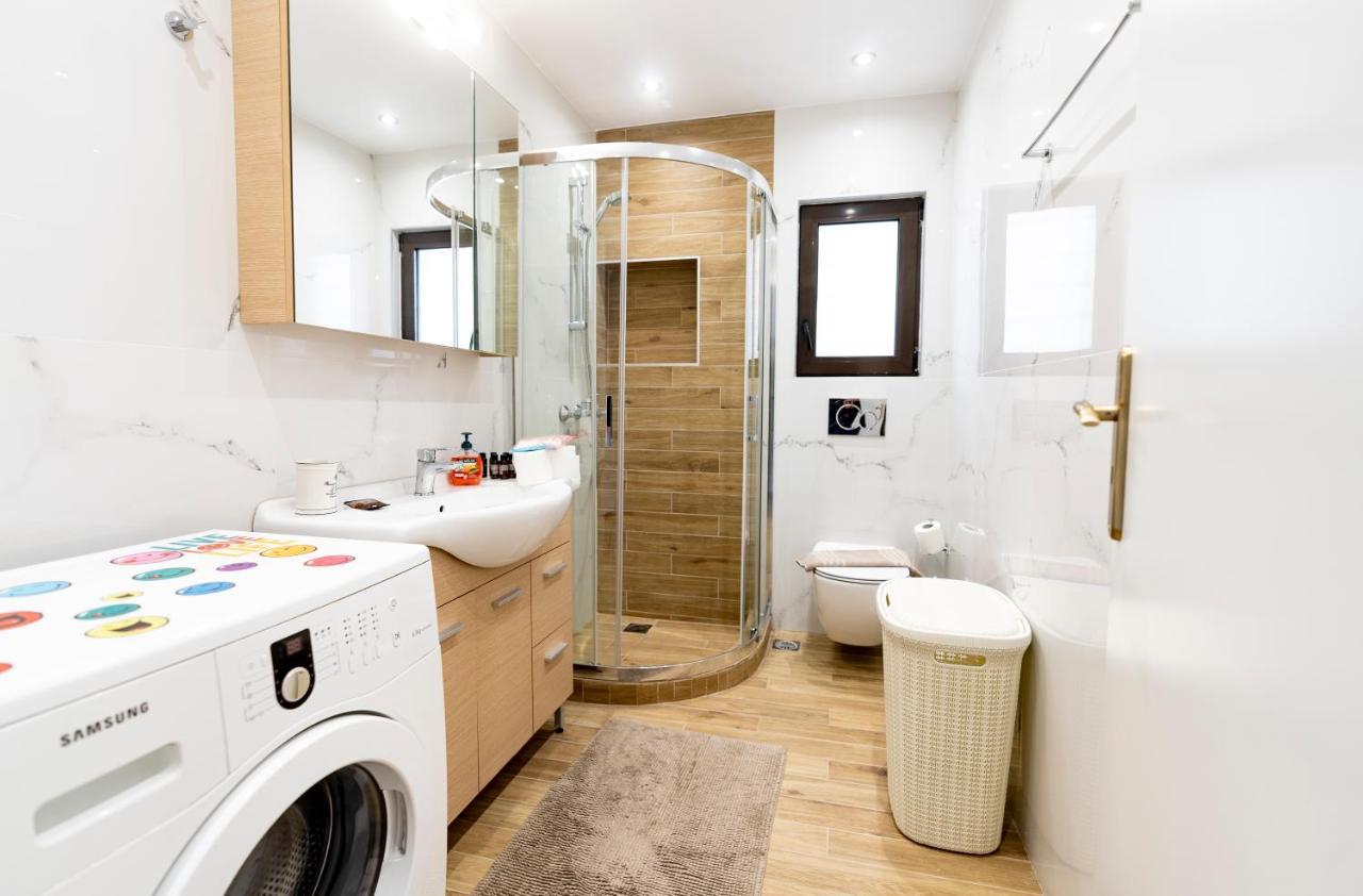 Glyfada Glass-Walled Designed Apt アテネ エクステリア 写真